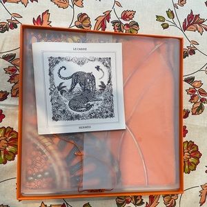 NIB Hermès 100% silk scarf